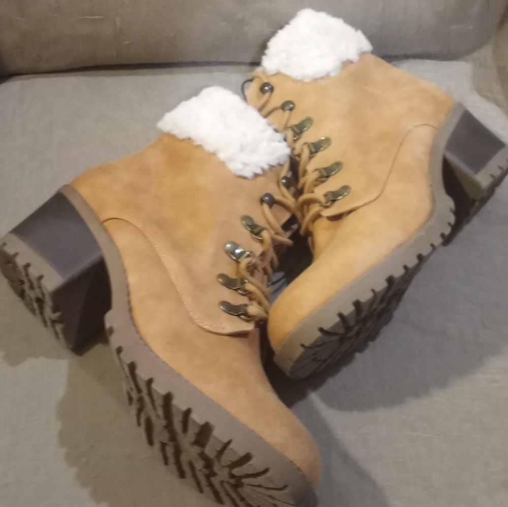 White mountain boots